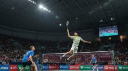 Strategi Pemain Badminton Mengatur Posisi Ganda Agar Semua Area Lapangan Tetap Tertutup Optimal