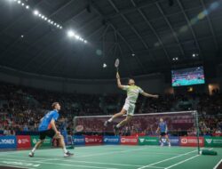 Strategi Pemain Badminton Mengatur Posisi Ganda Agar Semua Area Lapangan Tetap Tertutup Optimal