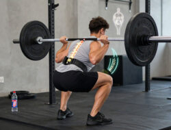 Cara Melakukan Deadlift dengan Teknik yang Aman bagi Tulang Belakang