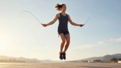 Langkah Mudah Melakukan Olahraga Skipping Untuk Membakar Lemak Dengan Sangat Cepat